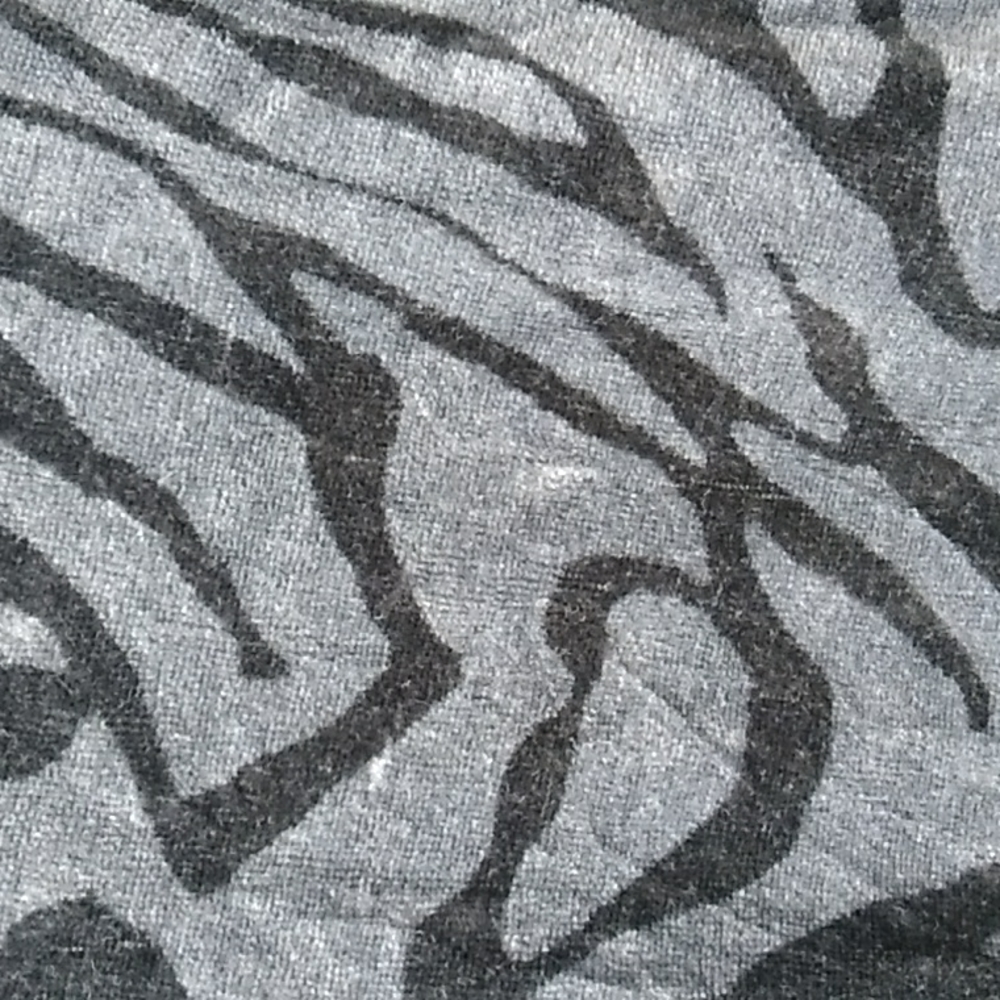 Black & Silver Velour ZipperedJacket (M) - Picture 8 of 10